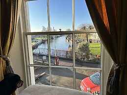 Peacocks Tearoom and Fine B&B