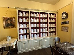 Peacocks Tearoom and Fine B&B