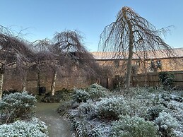 Peacocks Tearoom and Fine B&B