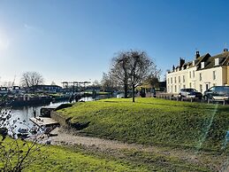 Peacocks Tearoom and Fine B&B
