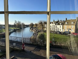 Peacocks Tearoom and Fine B&B