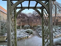 Peacocks Tearoom and Fine B&B