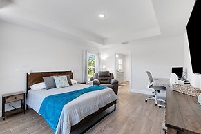 Poolside Sunset in South Gulf Cove 4 Bedroom Home