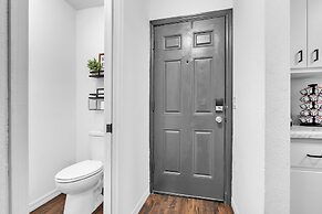 Be Our Guest - Cozy Townhome Near Downtown Ocala 2 Bedroom Townhouse