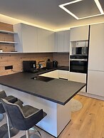 Stylish Apt Near Belvedere 15 Min to Center