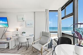 Oceanside Inn Studios by Brightwild