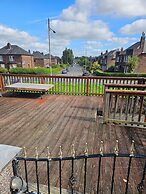 Nice House in a Quite Neighbourhood Close to Parks and a Short Drive t