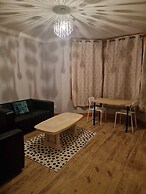 Nice House in a Quite Neighbourhood Close to Parks and a Short Drive t