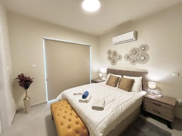 85 KAP - Stay Mythical Blue Apartment