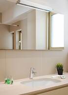 Vouliagmeni Serenity Residence