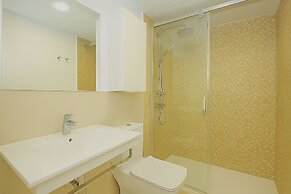 Apartment Sleeps 4 With Gym & Spa