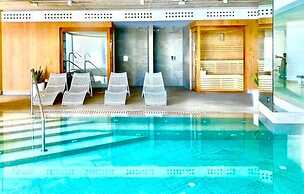 Apartment Sleeps 4 With Gym & Spa