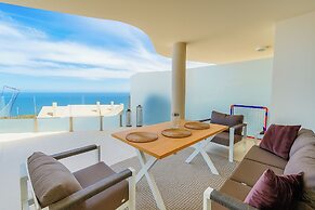 Apartment Sleeps 4 With Gym & Spa