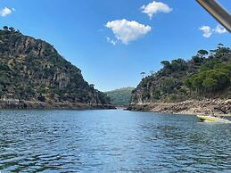 Madrid Oasis Apartment - Modern 2BR