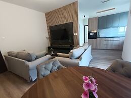 44 NIC - Stay Creative Art Suite by Marina