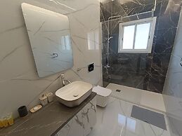 44 NIC - Stay Creative Art Suite by Marina