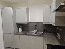 Modern 1BR - Citycentrelocation - 2mintoarena