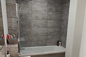 Modern 1Br Sleeps3 - City Centre Location