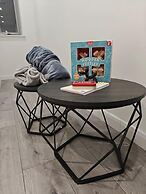Modern 1BR - Citycentrelocation - 2mintoarena