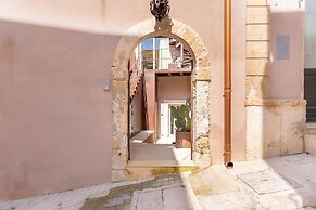 Charming Nest With Terrace by Wonderful Italy