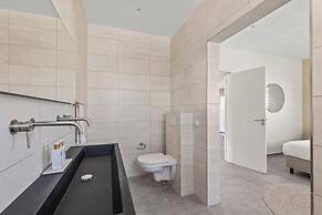Villa Paradise with pool at mambo beach