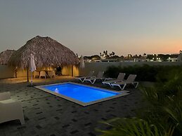 Villa Paradise with pool at mambo beach