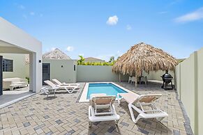 Villa Paradise with pool at mambo beach