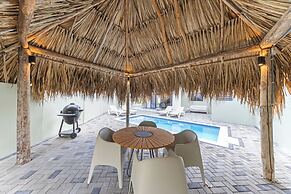 Villa Paradise with pool at mambo beach