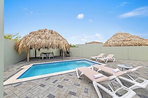 Villa Paradise with pool at mambo beach