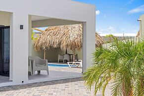 Villa Paradise with pool at mambo beach