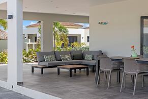 Villa Amber with pool at mambo beach