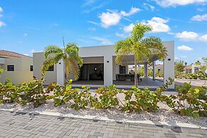 Villa Amber with pool at mambo beach
