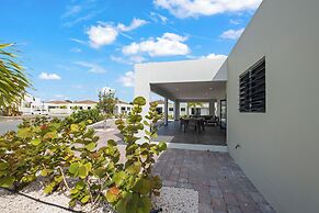 Villa Amber with pool at mambo beach