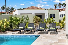 Villa Amber with pool at mambo beach