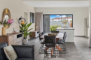 Villa Amber with pool at mambo beach