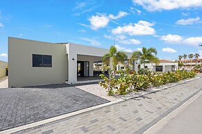 Villa Amber with pool at mambo beach