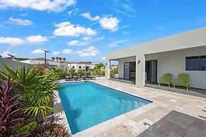 Villa Amber with pool at mambo beach
