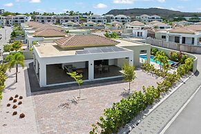 Villa Amber with pool at mambo beach