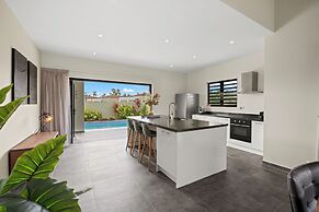 Villa Amber with pool at mambo beach