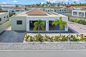 Villa Amber with pool at mambo beach