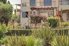 Villa Elias 1BR Upper Apt with Pool