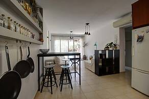 Villa Elias 1BR Upper Apt with Pool