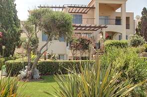 Villa Elias 1BR Upper Apt with Pool