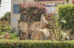 Villa Elias 1BR Upper Apt with Pool