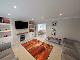 3 Bed-sleeps 5-garden-parking-pets