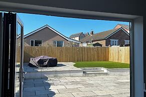 3 Bed-sleeps 5-garden-parking-pets