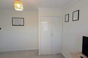 3 Bed-sleeps 5-garden-parking-pets