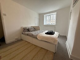 3-bed Cherry Cottage - Walk to Bicester Village