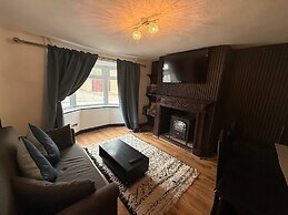 3-bed Cherry Cottage - Walk to Bicester Village