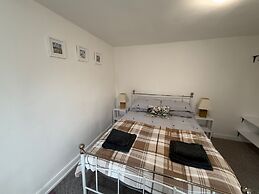 3-bed Cherry Cottage - Walk to Bicester Village